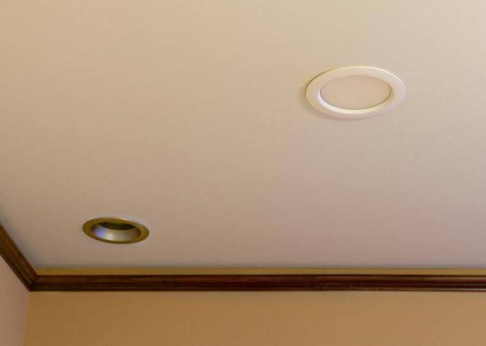Точечные светильники для натяжного потолка: какие выбрать?