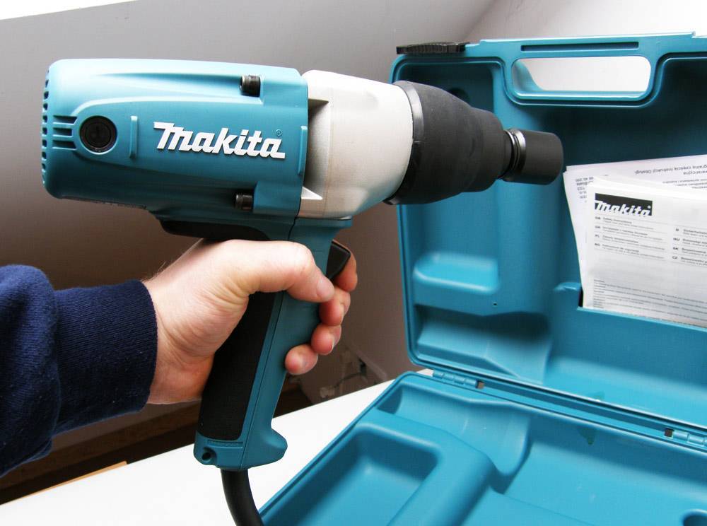 Макита оригинал. Makita tw0350. Гайковерт Makita 6917fdwe. Макита TW 2000. Goekovor Makita TW 0350.