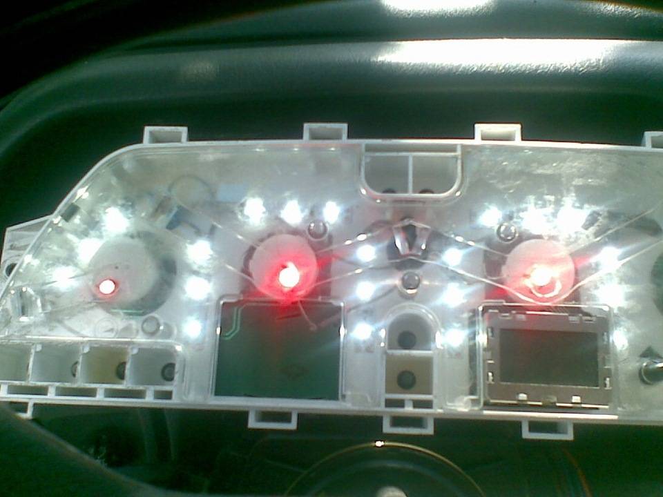 Как сделать светодиодную подсветку панели приборов в автомобиле своими руками