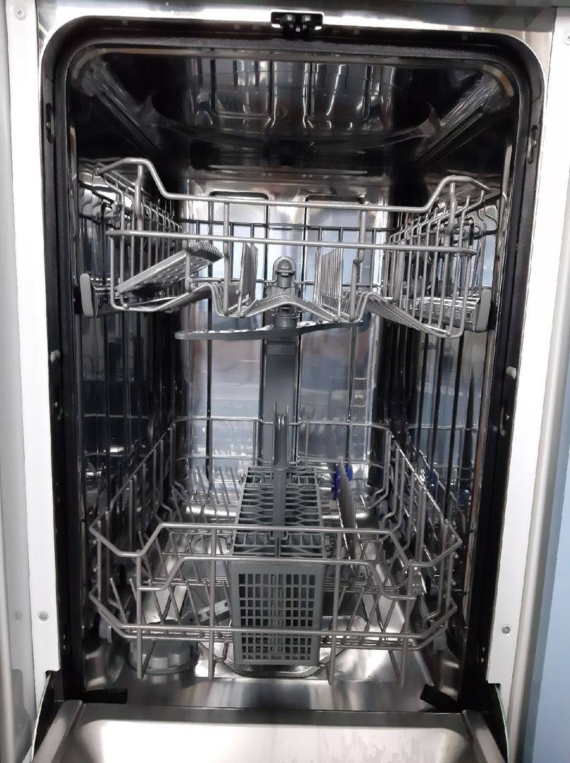 Обзор посудомоечной машины 45 см Midea MFD45S100W: богатый функционал китаянки