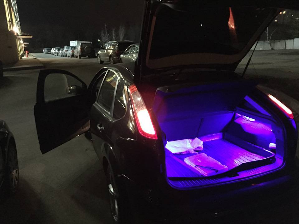 Установка светодиодной ленты в багажник — достойная альтернатива другим видам освещения