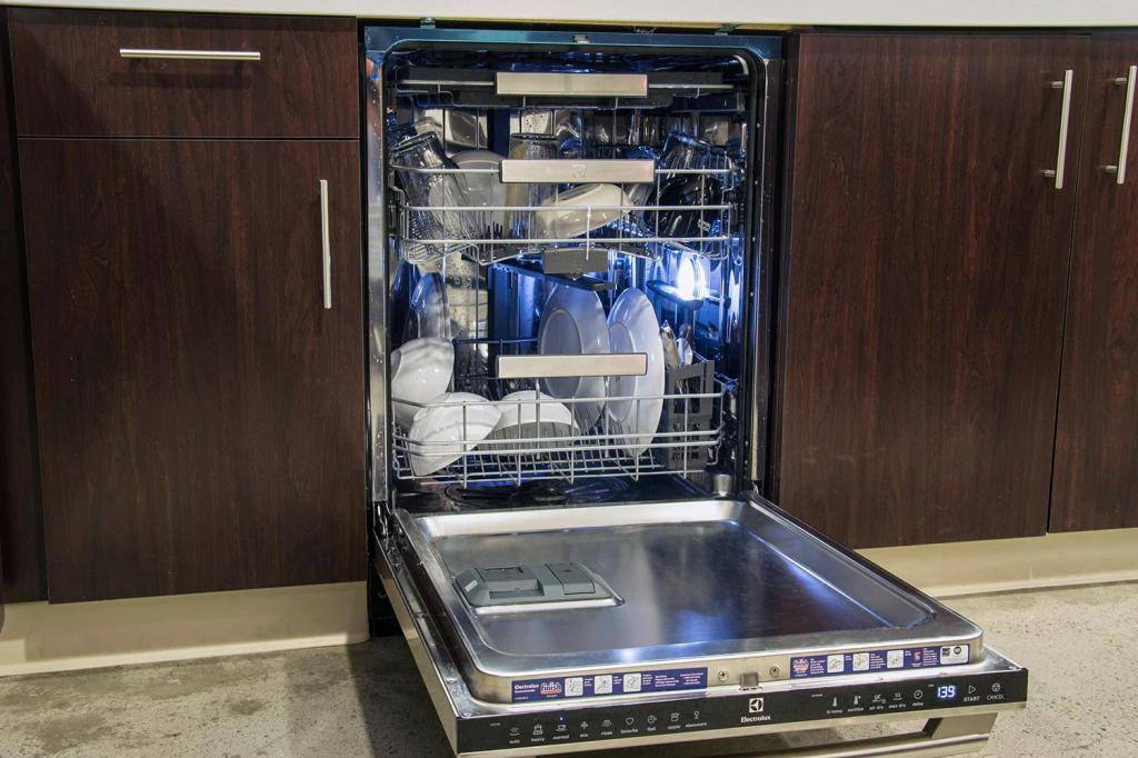 Топ-12 лучших встраиваемых посудомоечных машин: рейтинг 2021-2022 года и какую узкую модель выбрать с расширенным функционалом