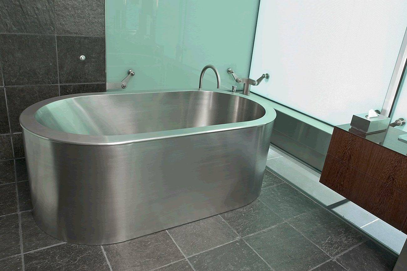 Какую ванну лучше выбрать: акриловую, чугунную или стальную?
