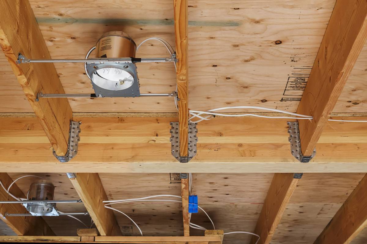 Разводка электрики в деревянном доме своими руками схемы для чайников фото пошаговая