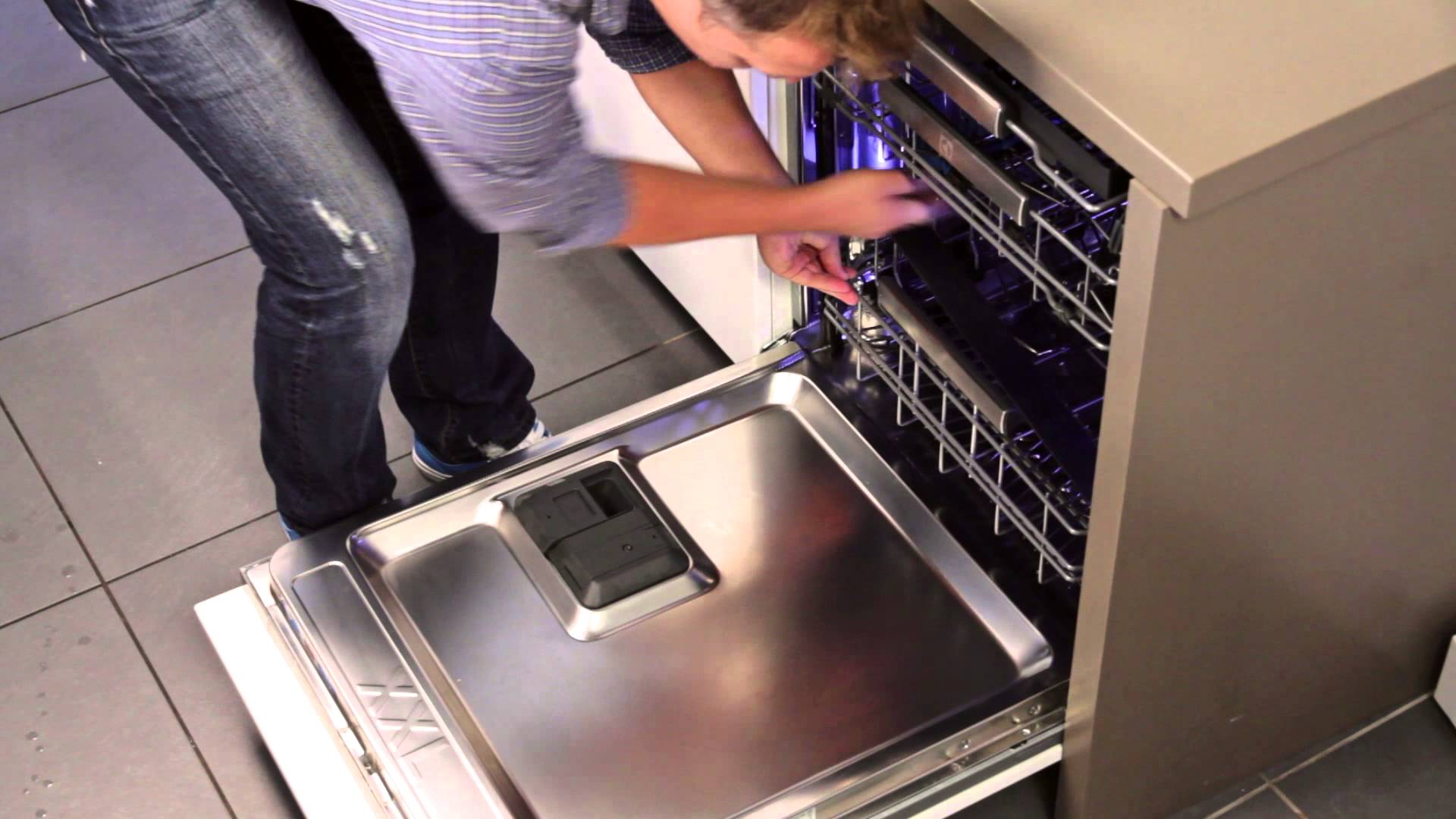 Как правильно встроить посудомоечную машину в готовую кухню