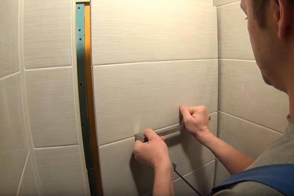Установка люка в туалете под плитку: советы профессионалов